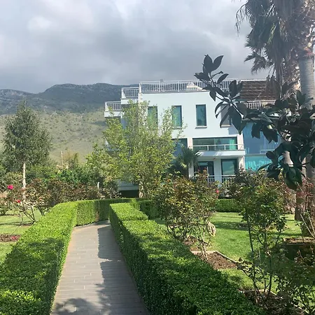 Villa Family Swimming Pool Luanit Trajas