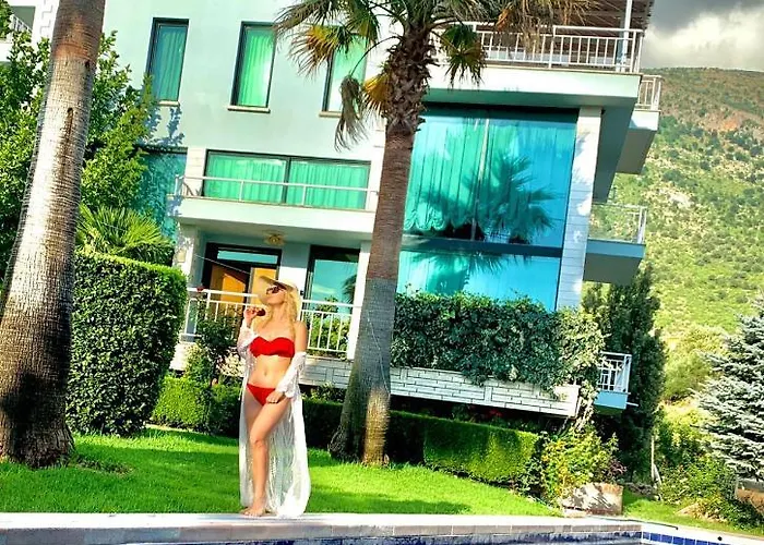 Family Swimming Pool Luanit 别墅 *