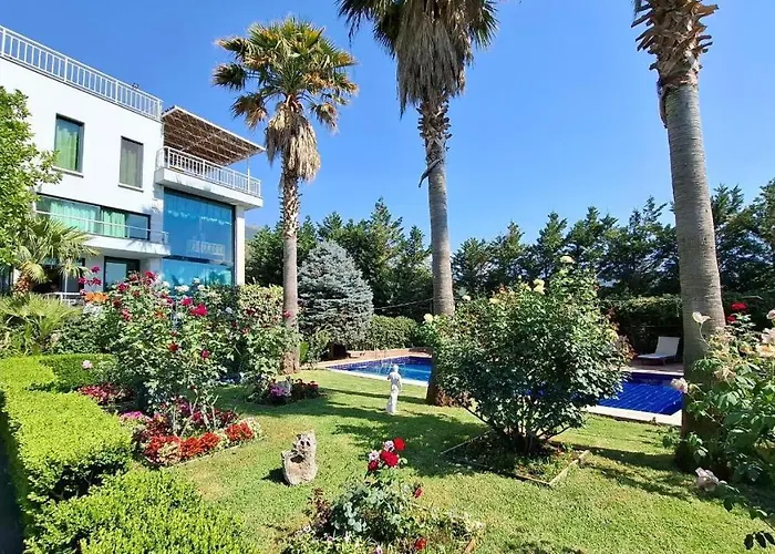 Family Swimming Pool Luanit * Tragjas